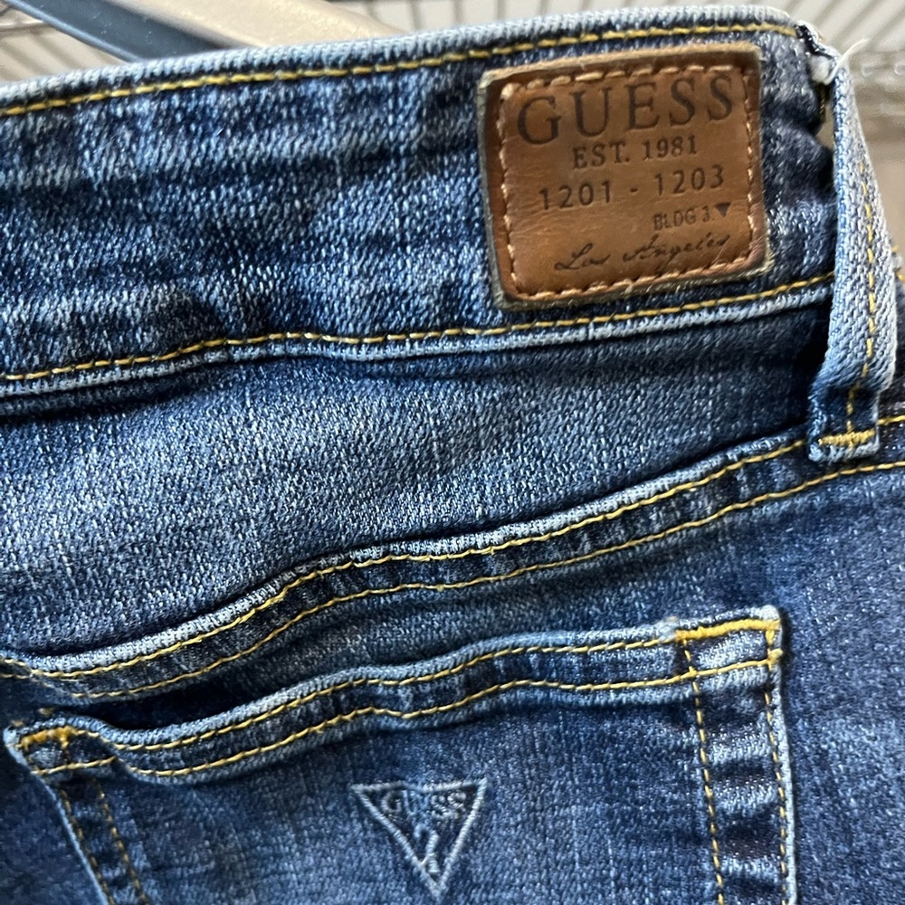 Guess Distressed Jeans Size 27
